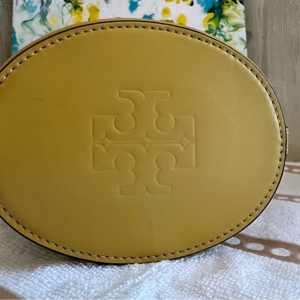 Tory Burch Bucket Bag in Golden Sunset - Picture 6 of 10